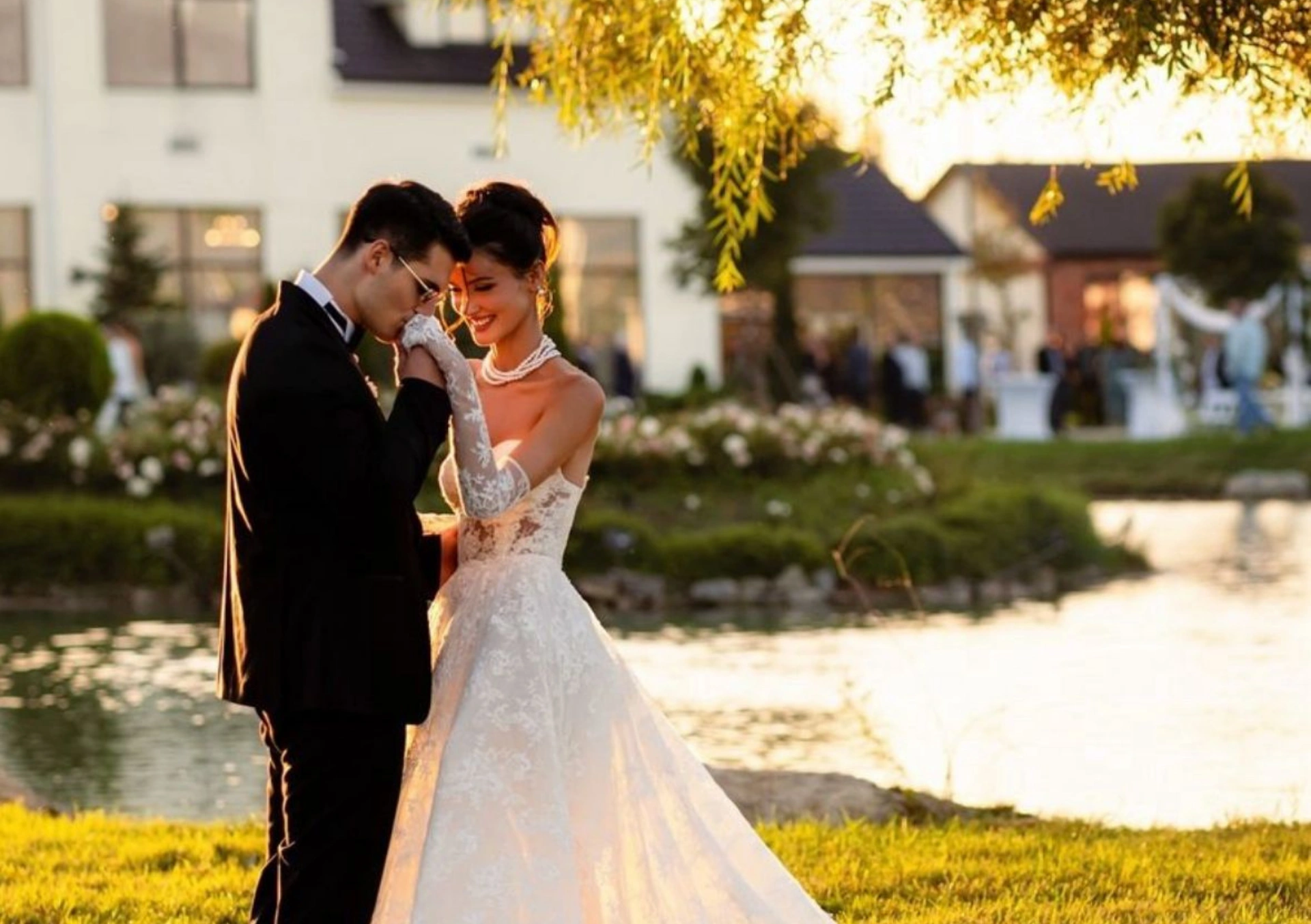 სინათლისა და სიყვარულის ცეკვა: განსაკუთრებული დიზაინი ჯორჯიის ორი ვარსკვლავისთვის