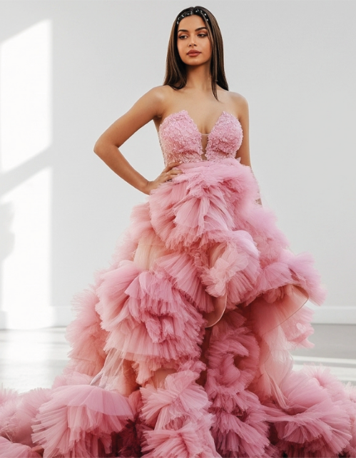 საოცნებო ელეგანციის კვალდაკვალ: Dream Touch-ის კაბა